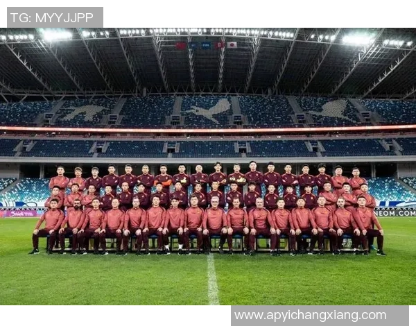 足球明星团队合影展现团结与激情的瞬间